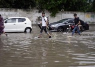 暴雨袭击了巴基斯坦南部，自7月以来死于洪水和暴雨的人数上升到209人